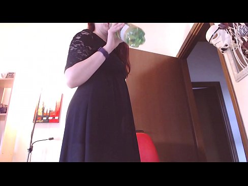❤️ Mtumwa mtiifu ambaye anapenda chupi chafu na ya kuvutia analazimika kupiga punyeto baada ya kutazama video hii! ❤️  ❌️